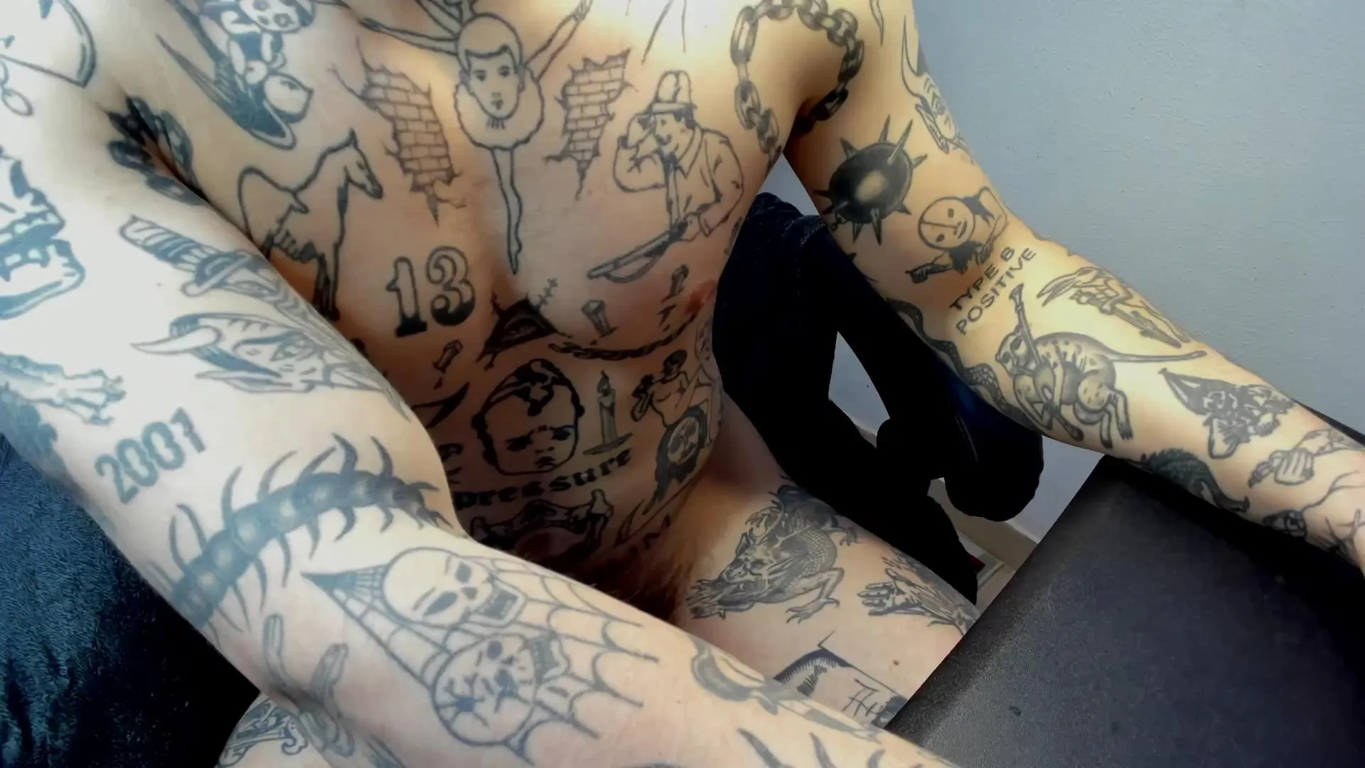 Offline Layneinchains on Cam4