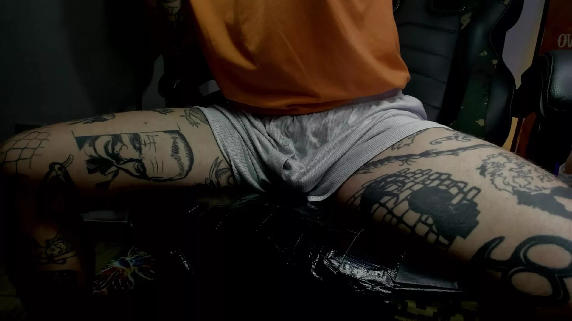 Offline Layneinchains on Cam4