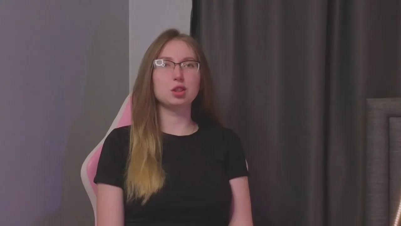 Offline LeighannViereck on Cam4