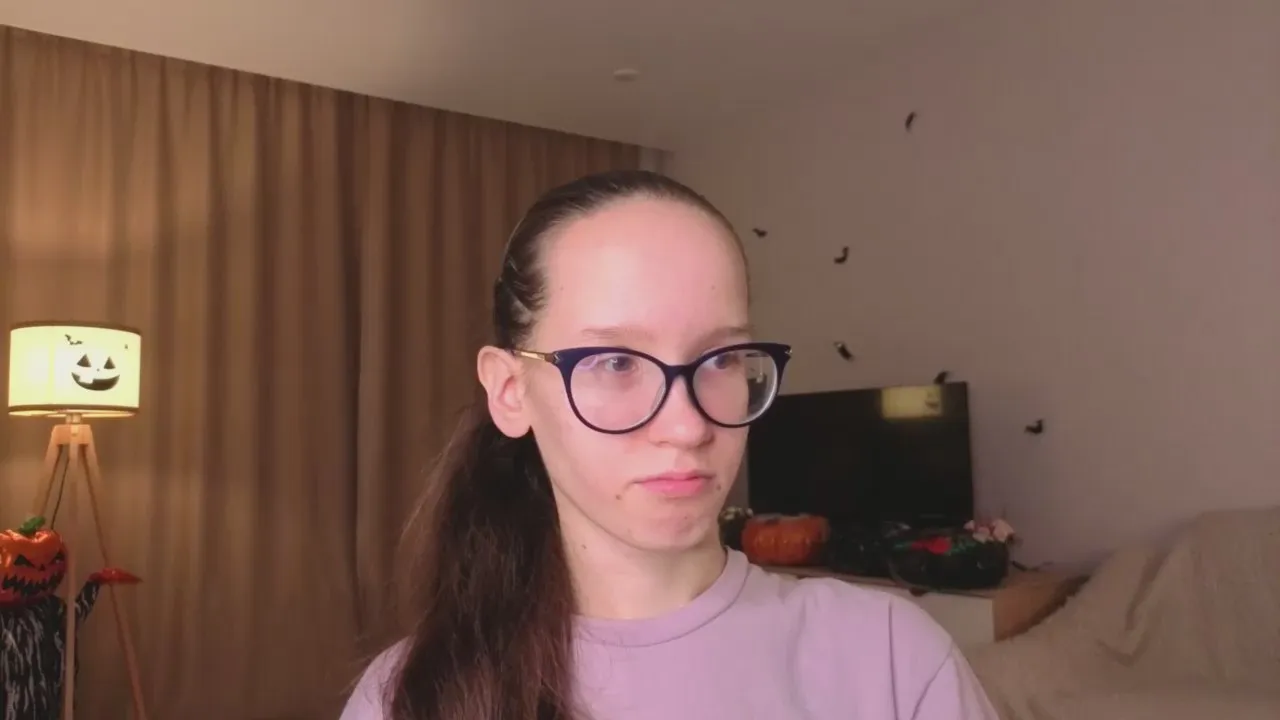 Offline LeilaDurow on Cam4