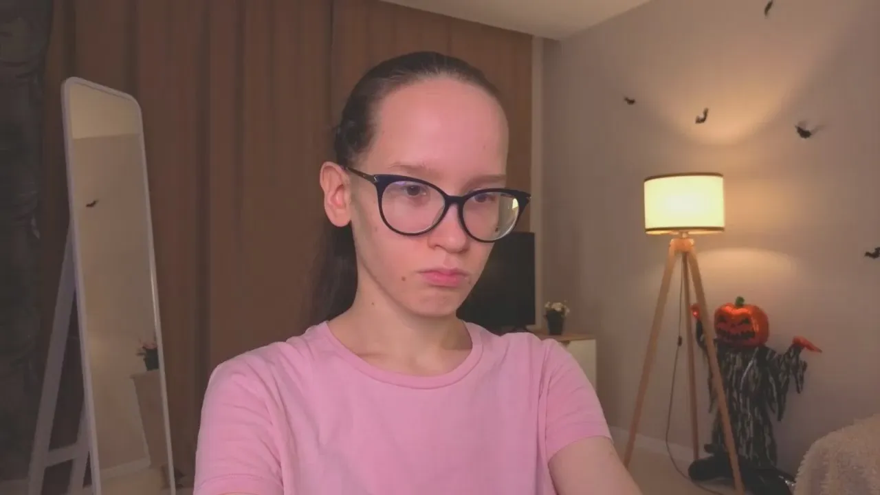 Offline LeilaDurow on Cam4