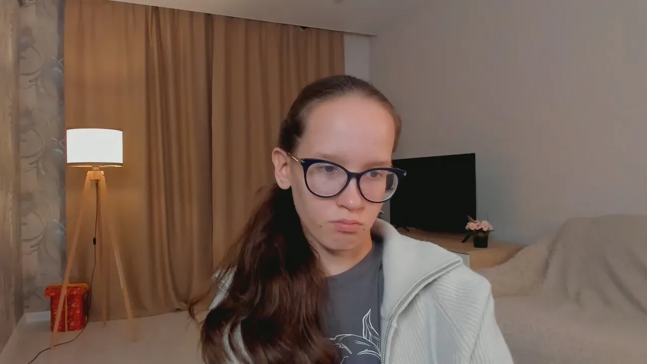 Offline LeilaDurow on Cam4