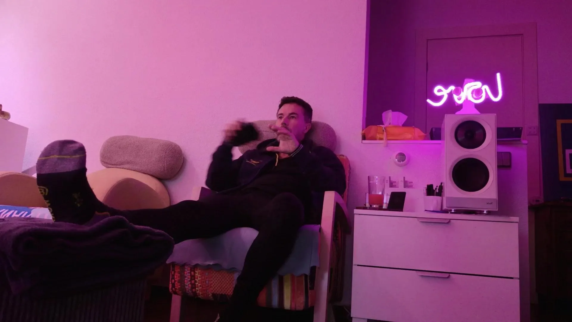 Offline LennyNaakt on Cam4