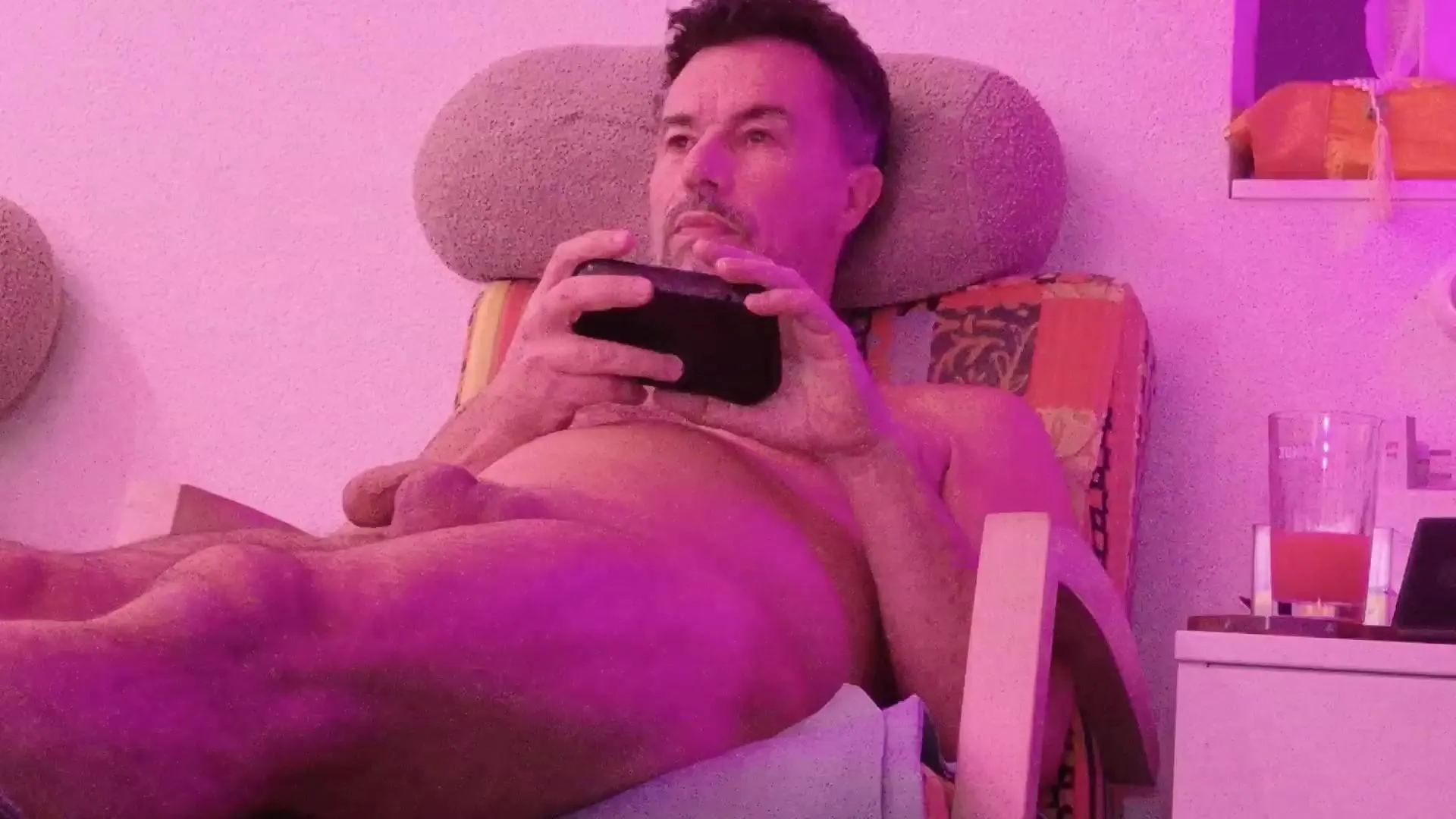 Offline LennyNaakt on Cam4