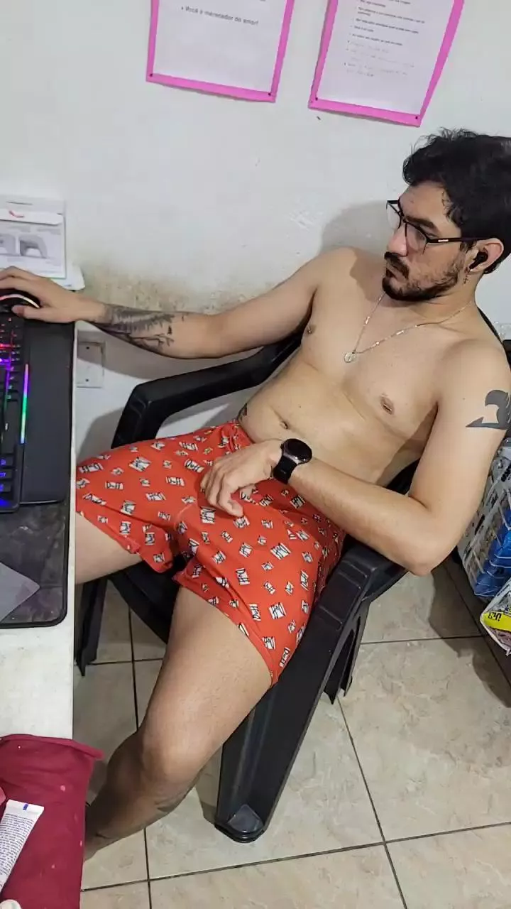 Offline leonino231 on Cam4