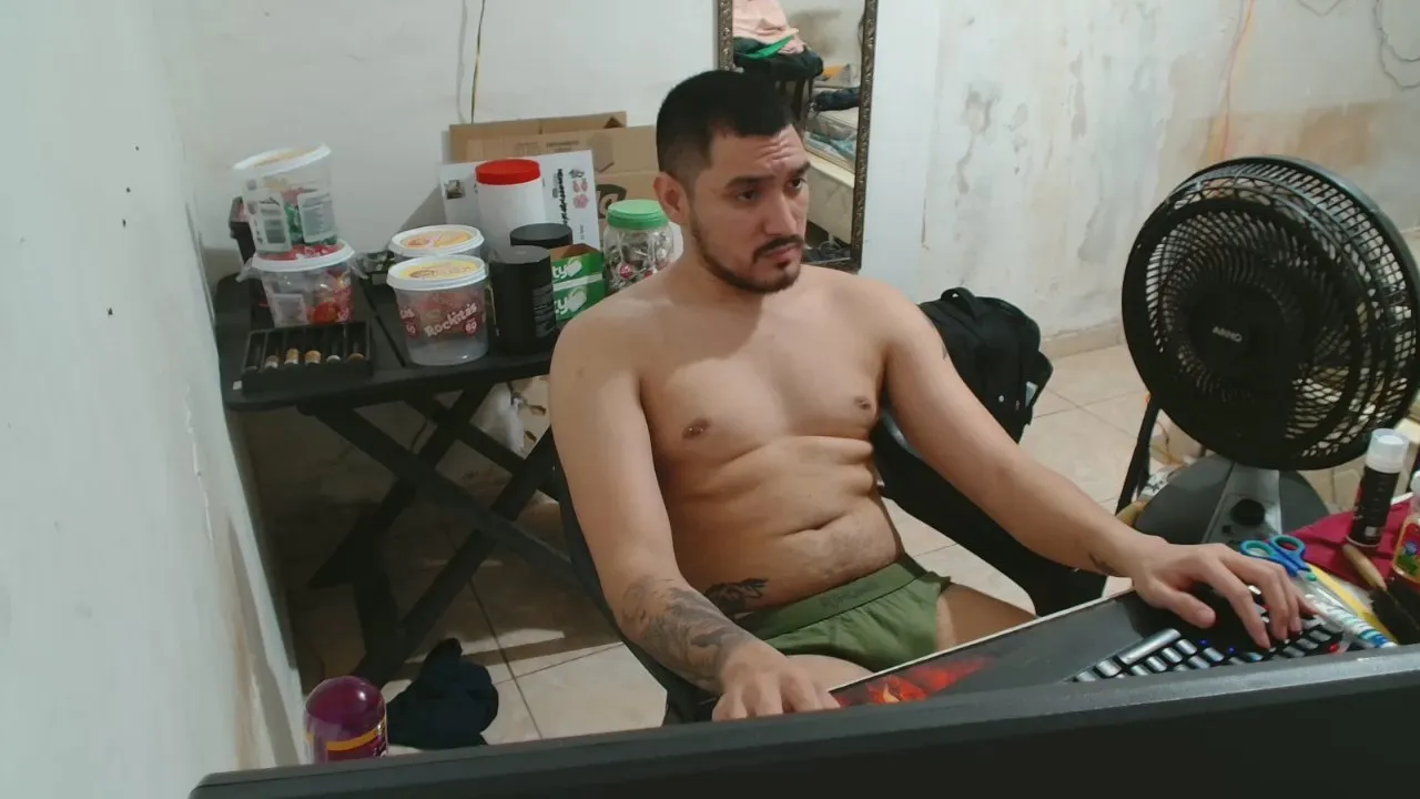 Offline leonino231 on Cam4