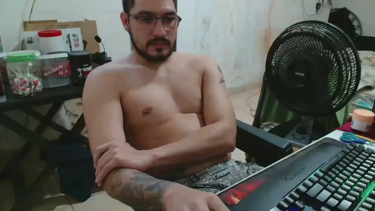 Offline leonino231 on Cam4