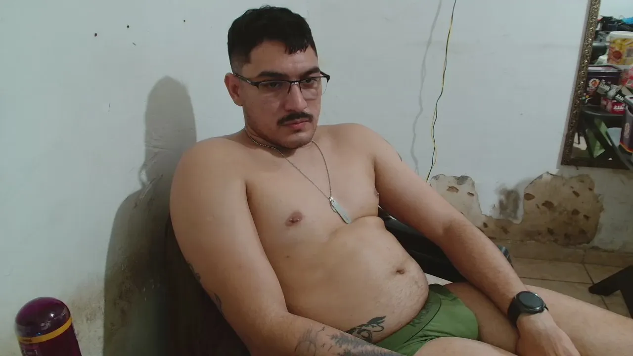 Offline leonino231 on Cam4