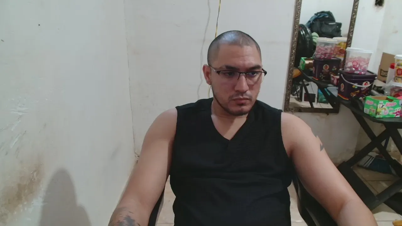 Offline leonino231 on Cam4