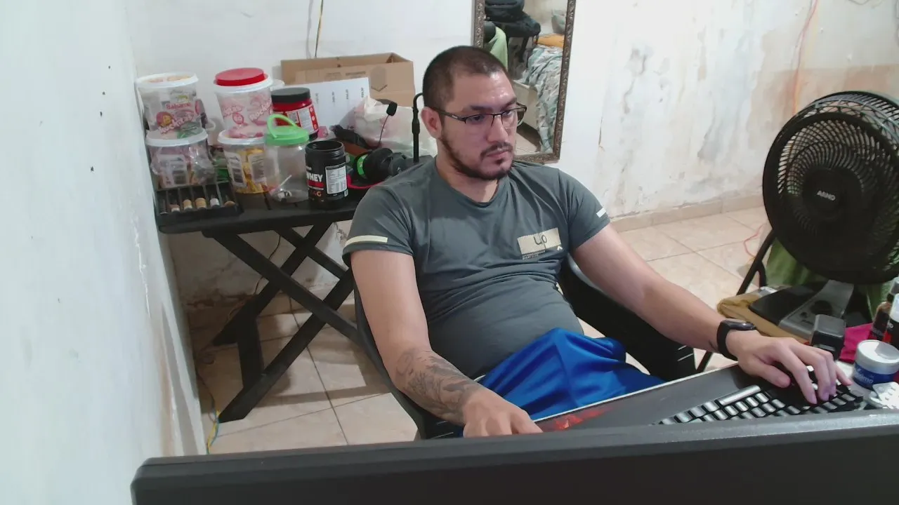 Offline leonino231 on Cam4