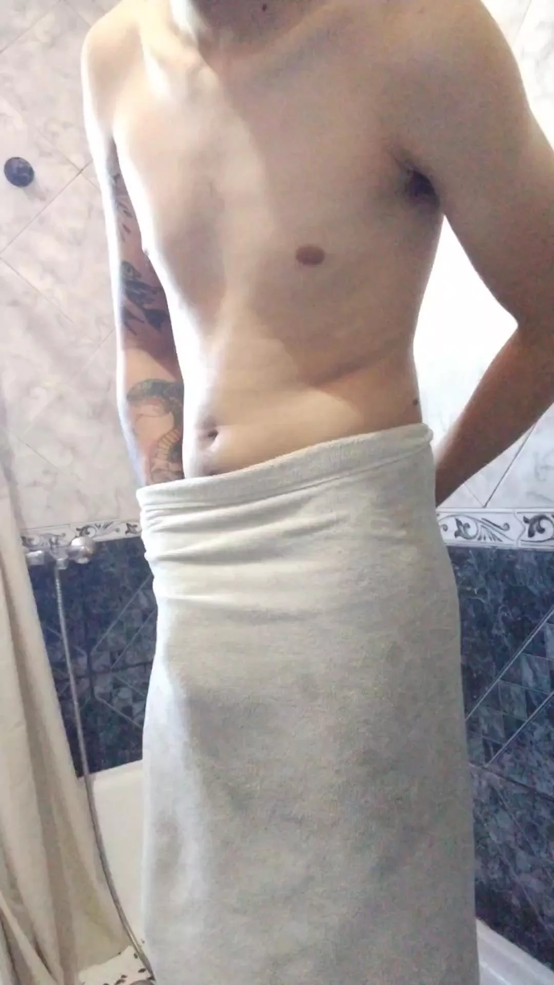 Offline leonvalen69 on Cam4