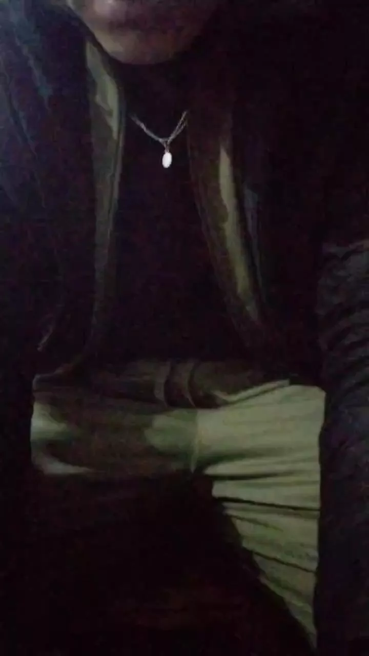 Offline leonvalen69 on Cam4