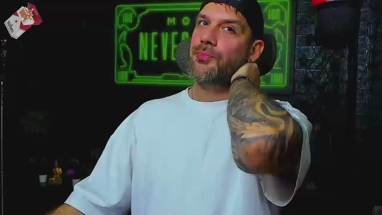 Offline LexHardy on Cam4