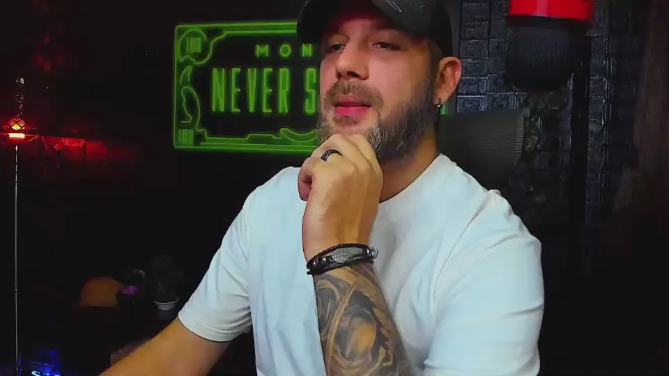 Offline LexHardy on Cam4