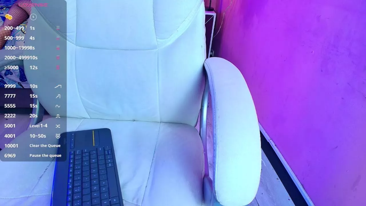 Offline Lexi_Howard on Cam4