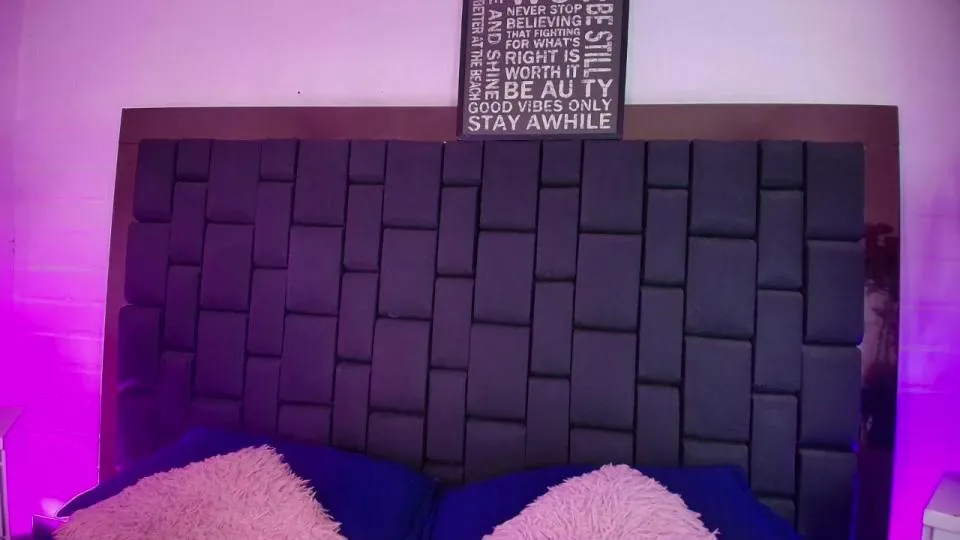 Offline Lexi_Howard on Cam4