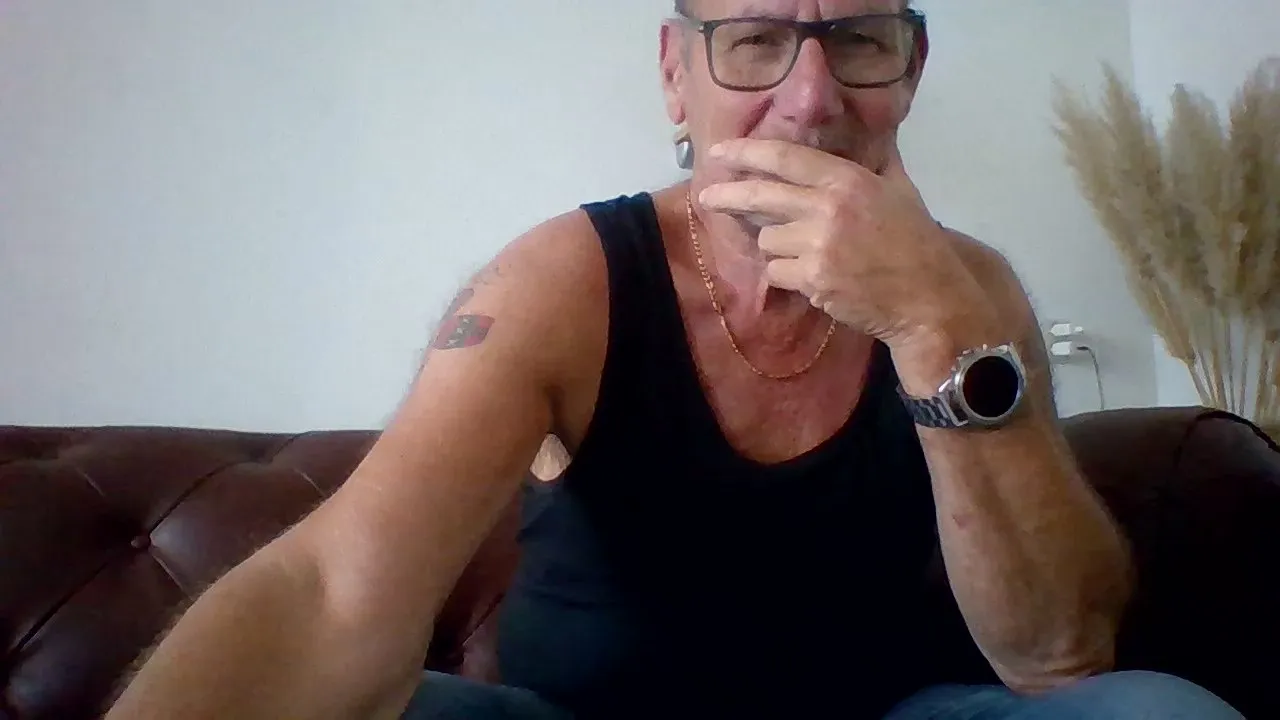 Offline libido27 on Cam4