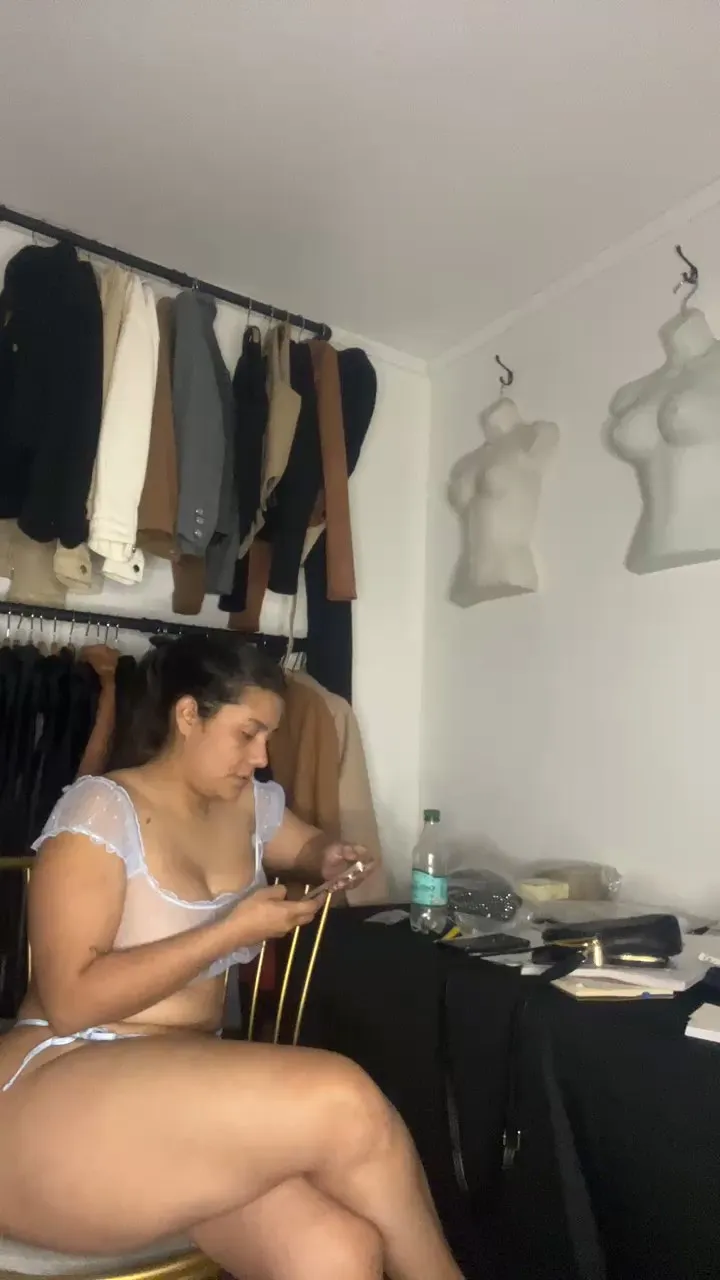 Offline Licrazu2025 on Cam4