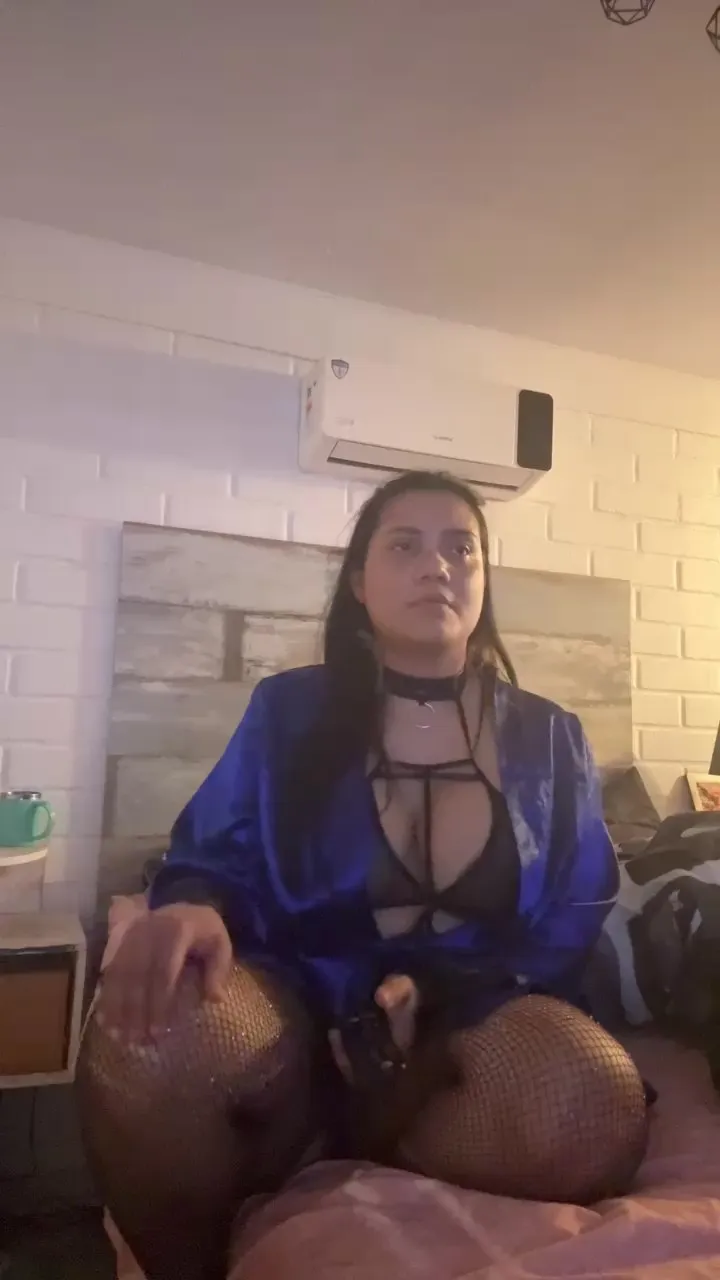 Offline Licrazu2025 on Cam4