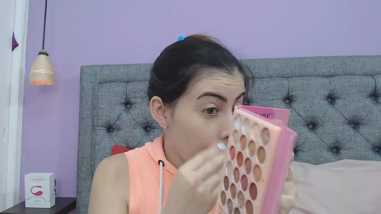 Freechat LilaSuni on Cam4