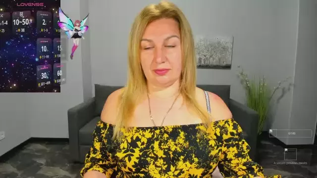 Offline Lili_Crossi on Cam4