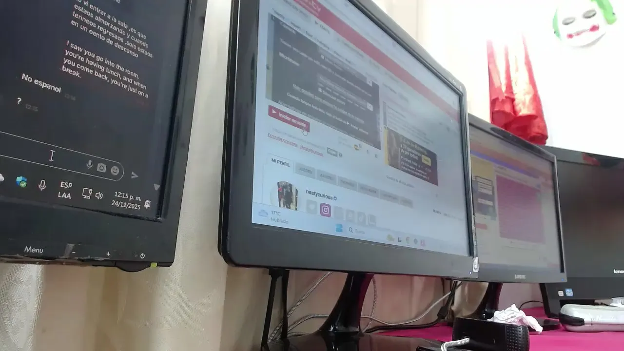 Offline lili_latina on Cam4