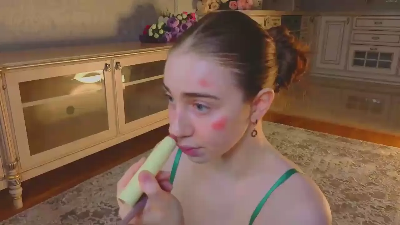 Offline LilianHathaway on Cam4