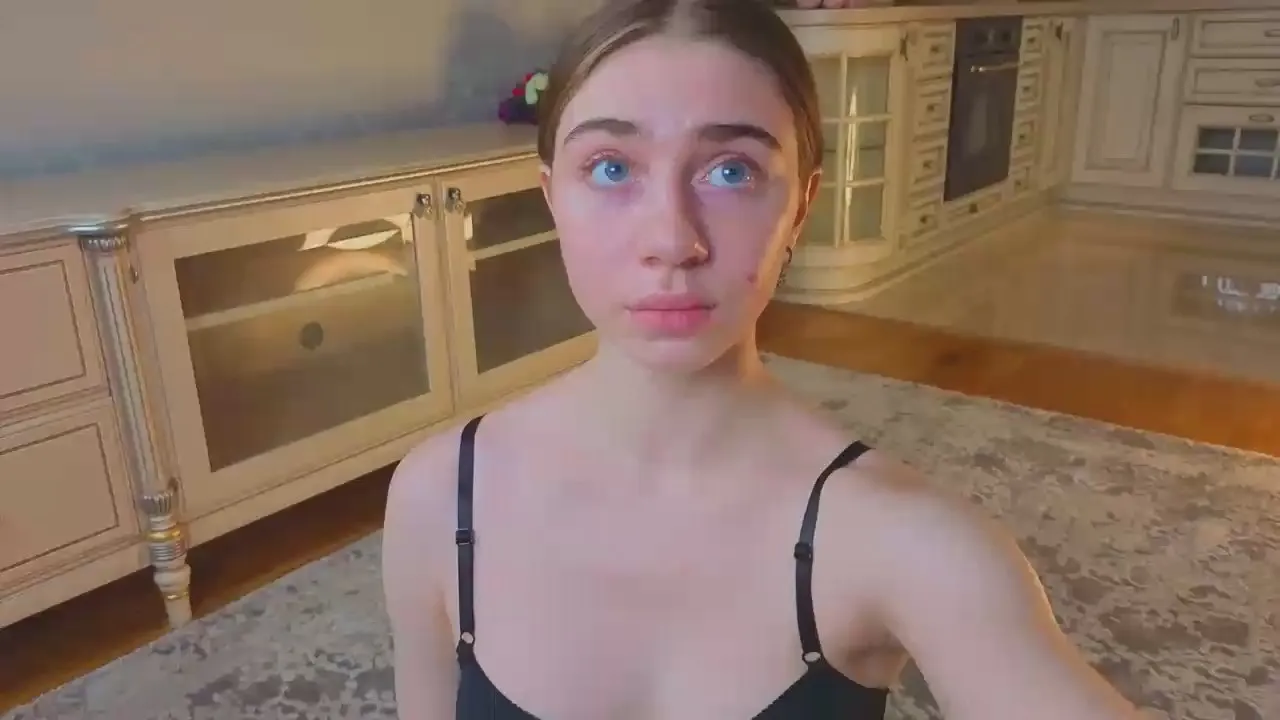 Offline LilianHathaway on Cam4