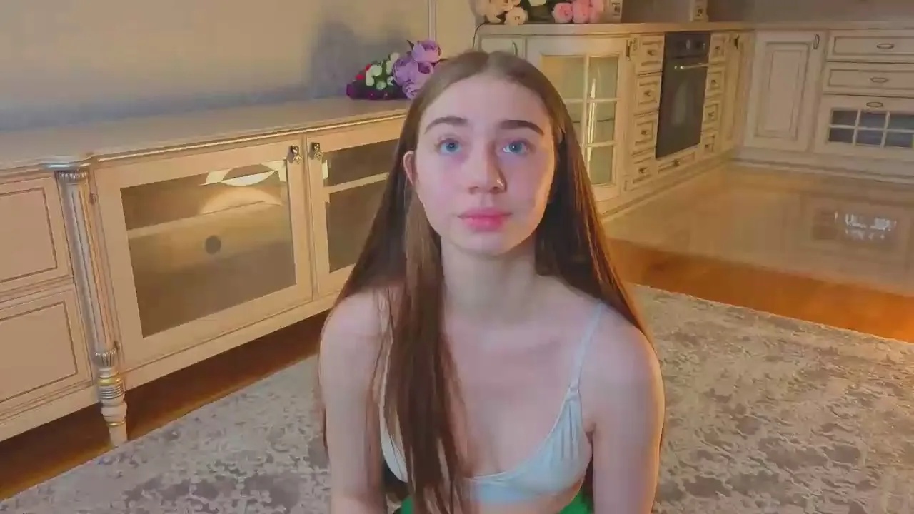 Offline LilianHathaway on Cam4