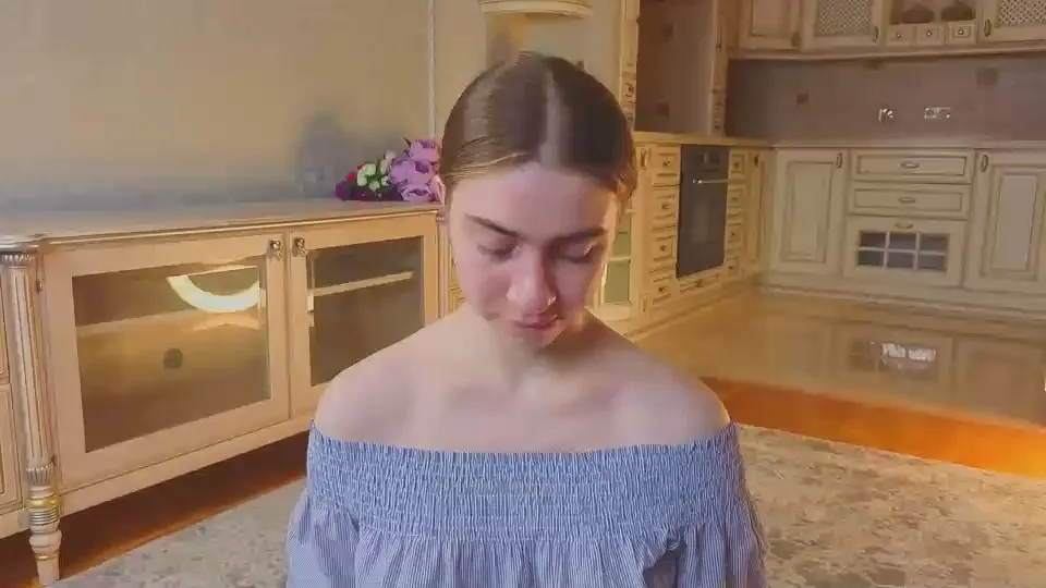 LilianHathaway —  #spanking #cute #C2C #bigass #striptease #feet #amateur