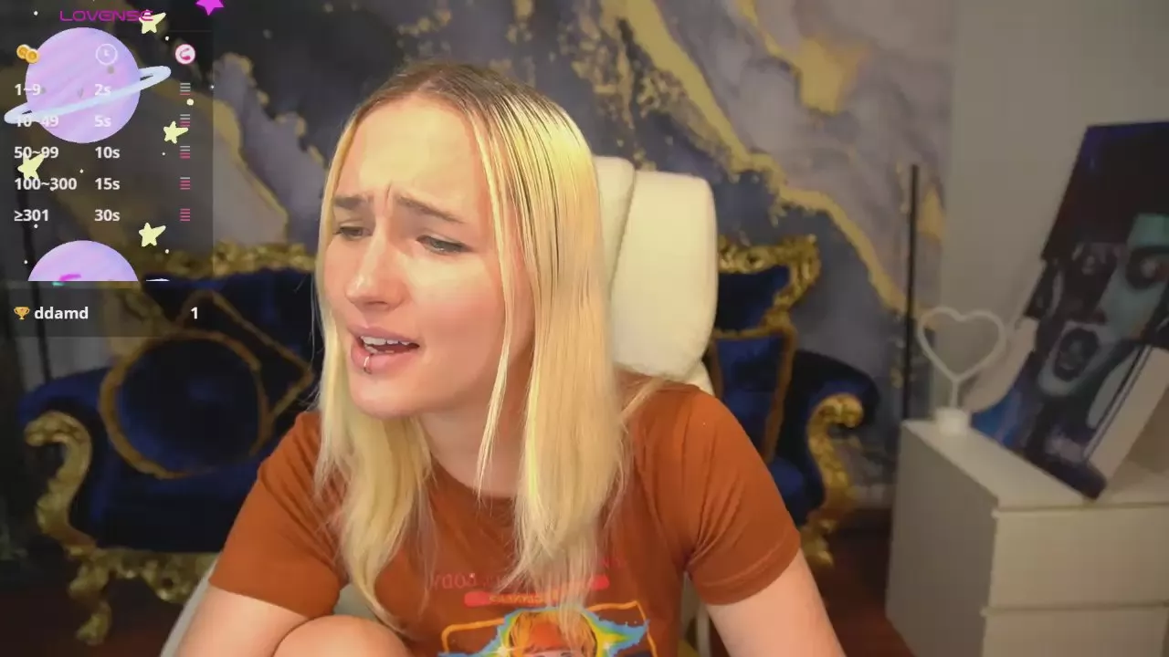 Offline LiliElfie on Cam4