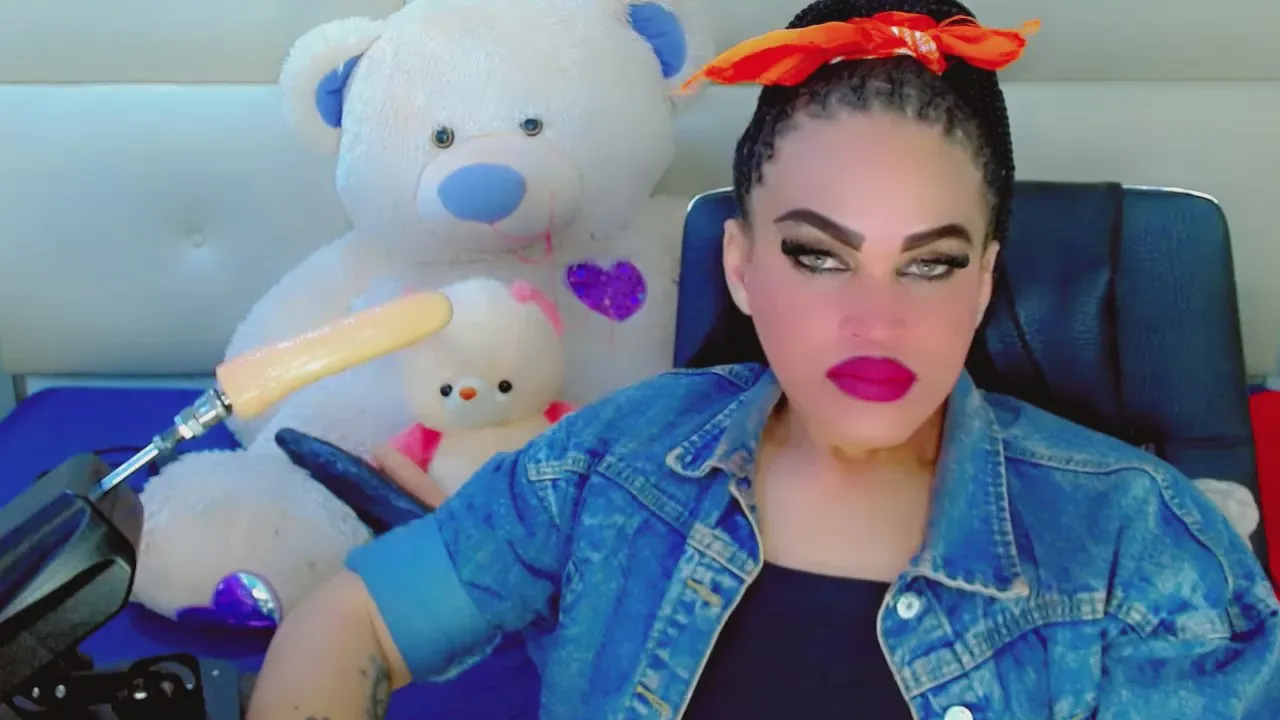 Offline LilieRousse on Cam4