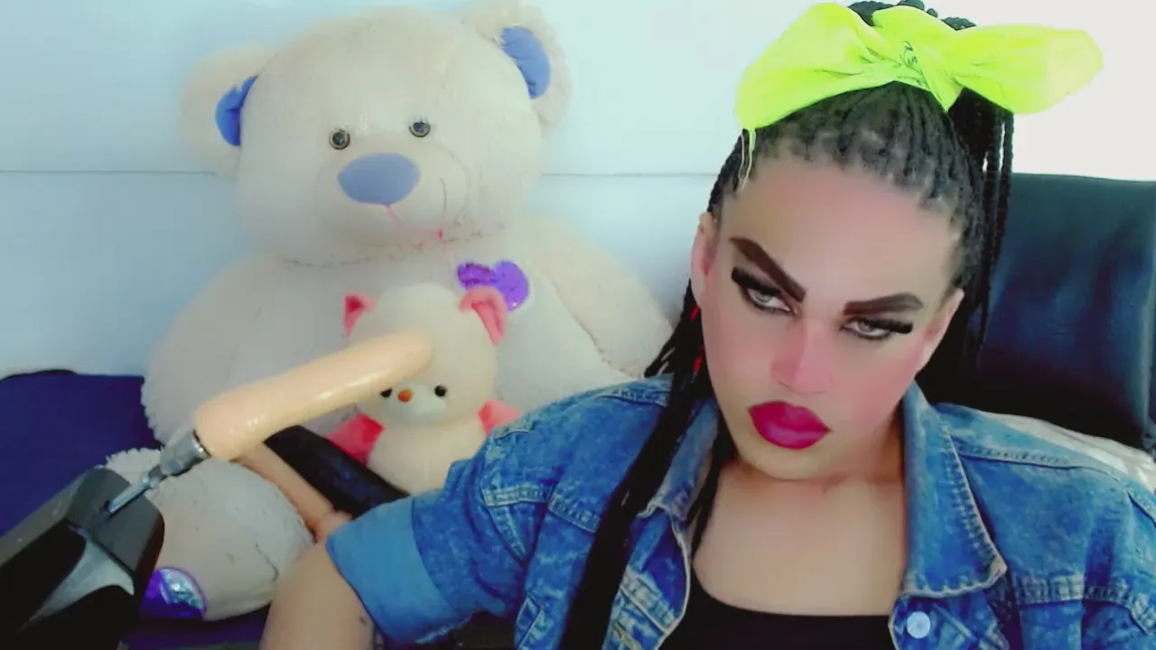 Offline LilieRousse on Cam4