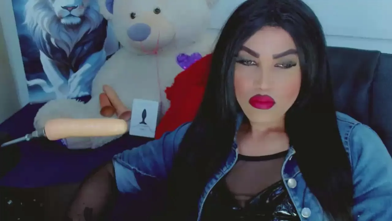 Offline LilieRousse on Cam4