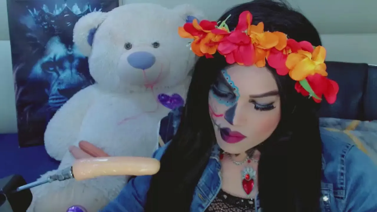 Offline LilieRousse on Cam4