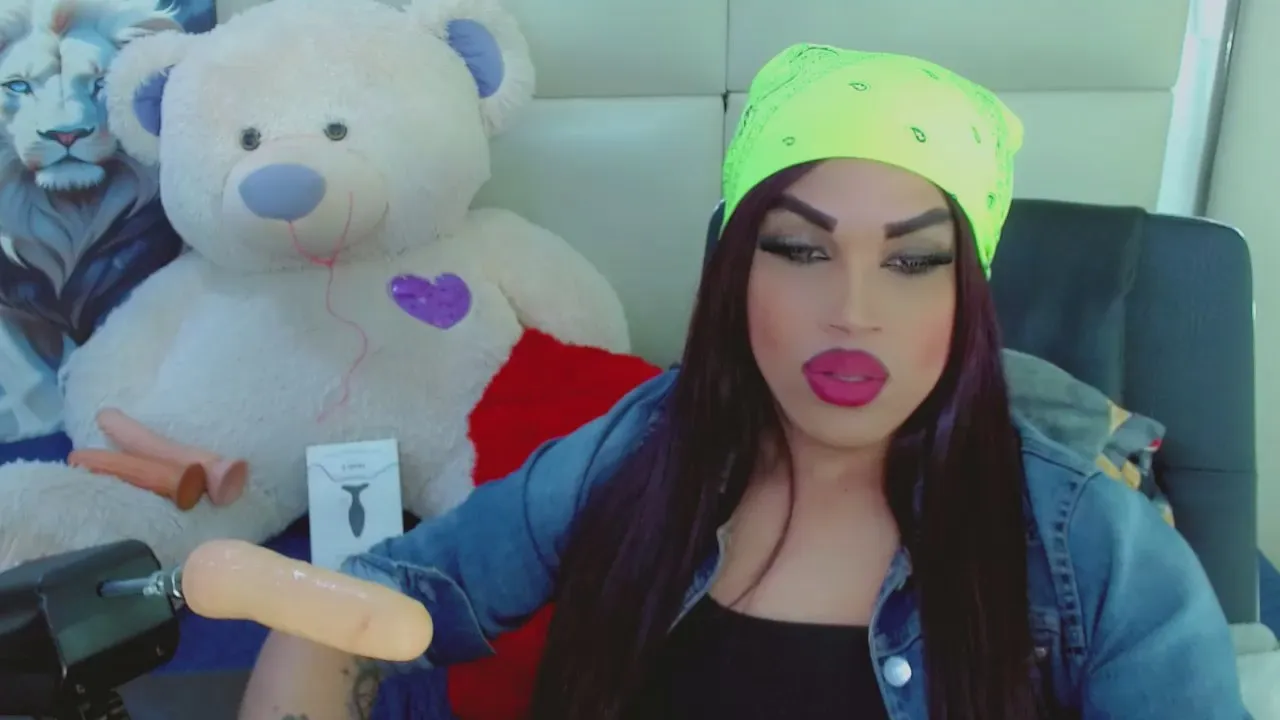 Offline LilieRousse on Cam4