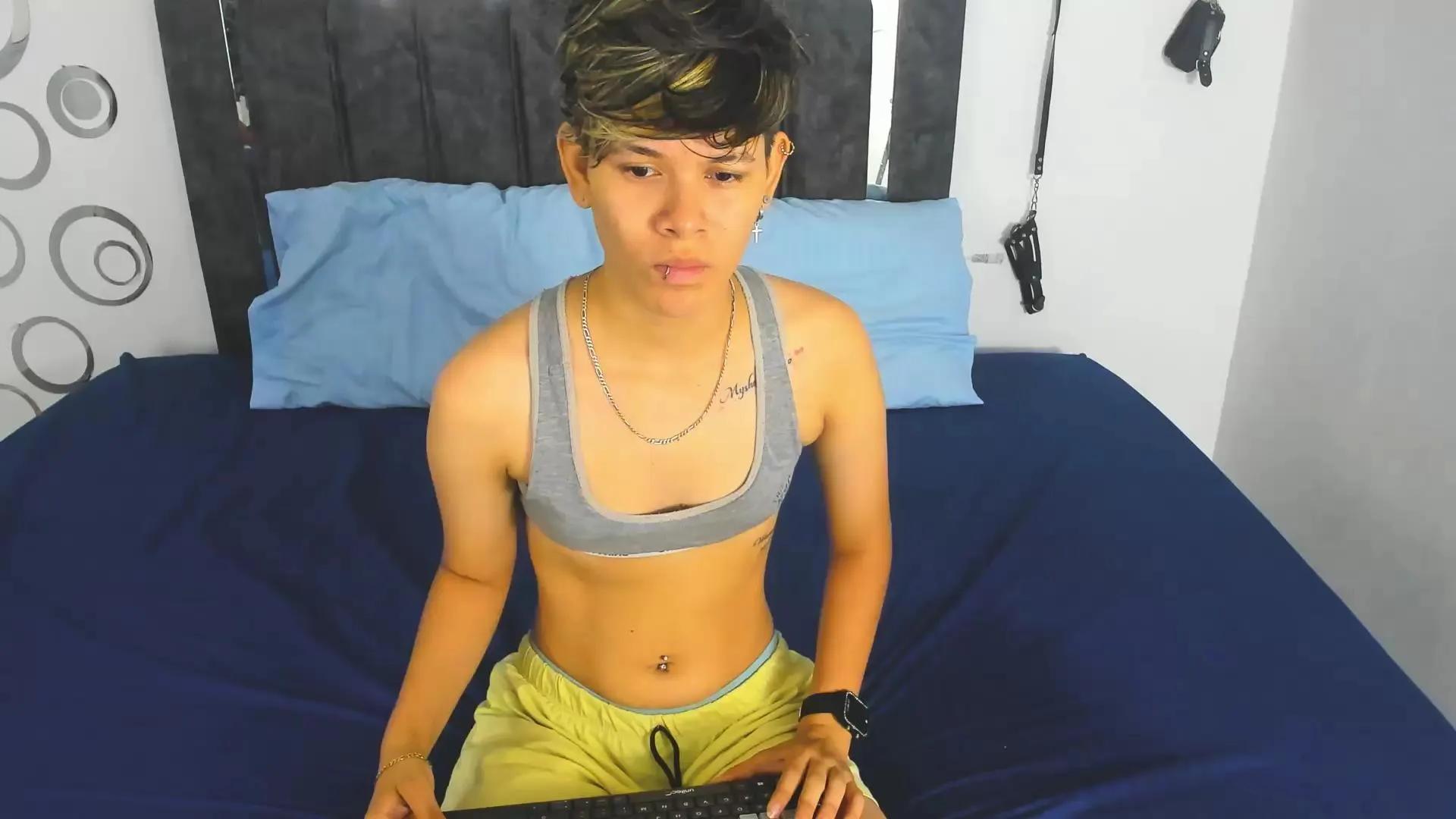 Lily_and_Lina on Cam4 