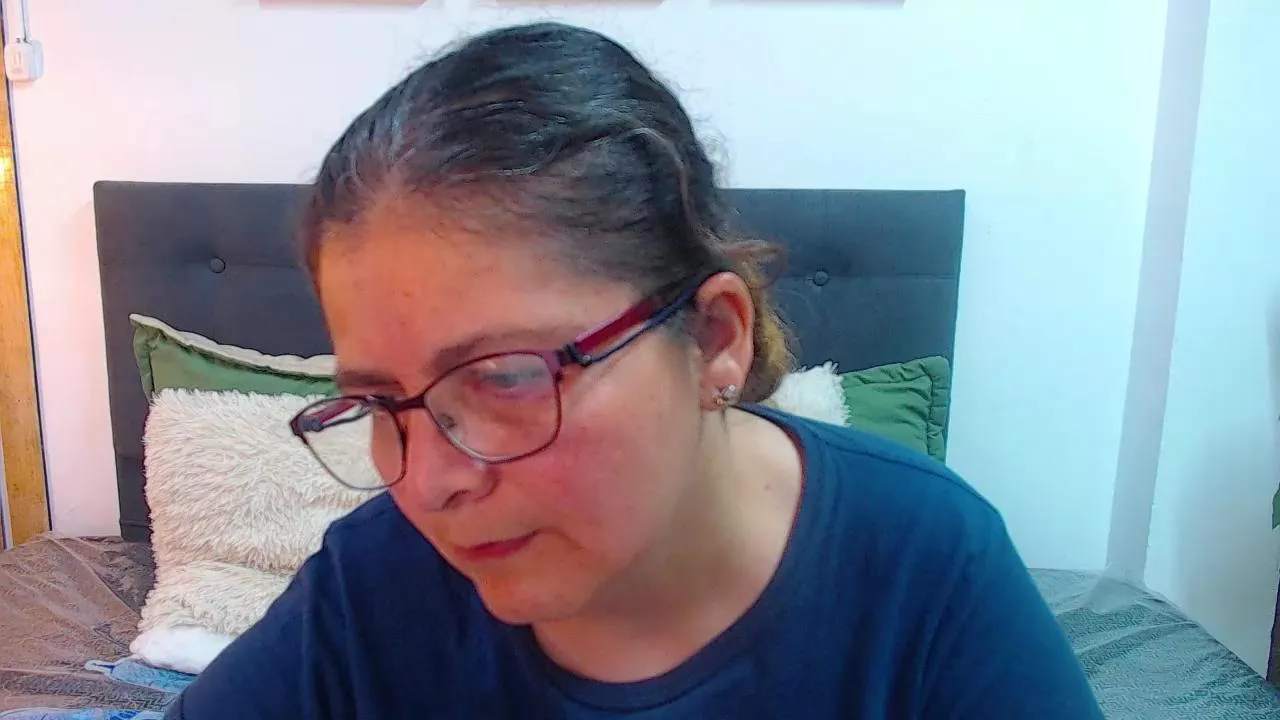 Offline Linda_banks_ on Cam4