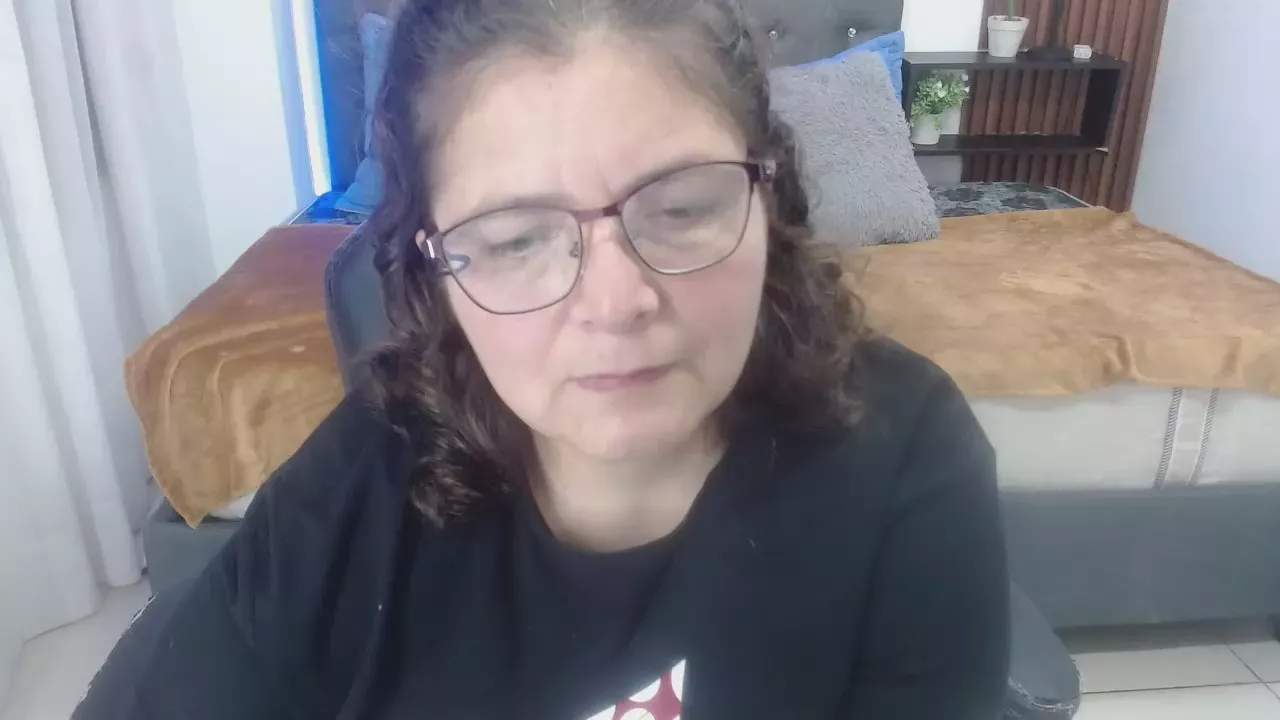 Offline Linda_banks_ on Cam4