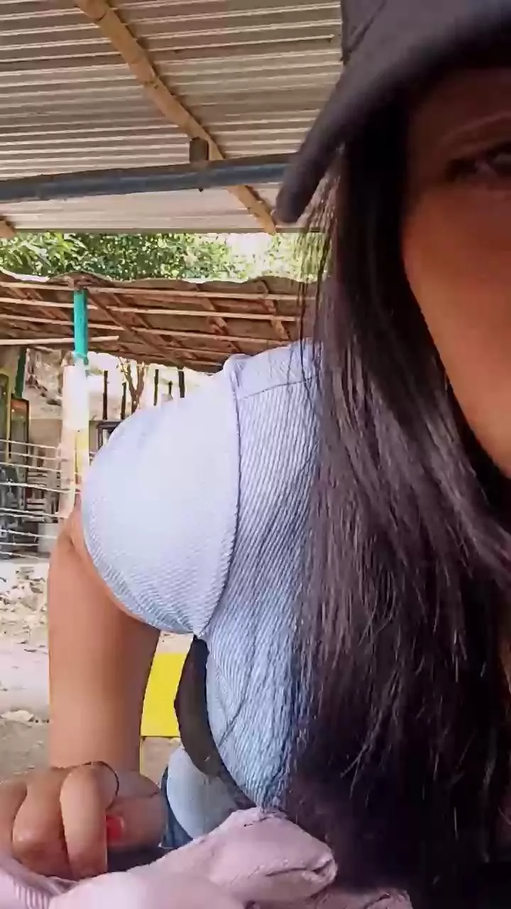 Offline Lindafox99 on Cam4