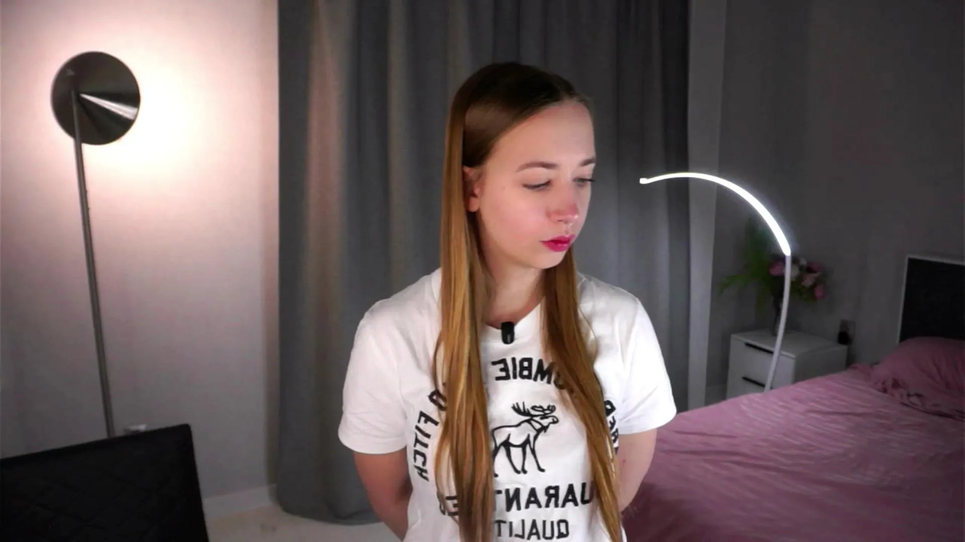 Offline LingSaro on Cam4