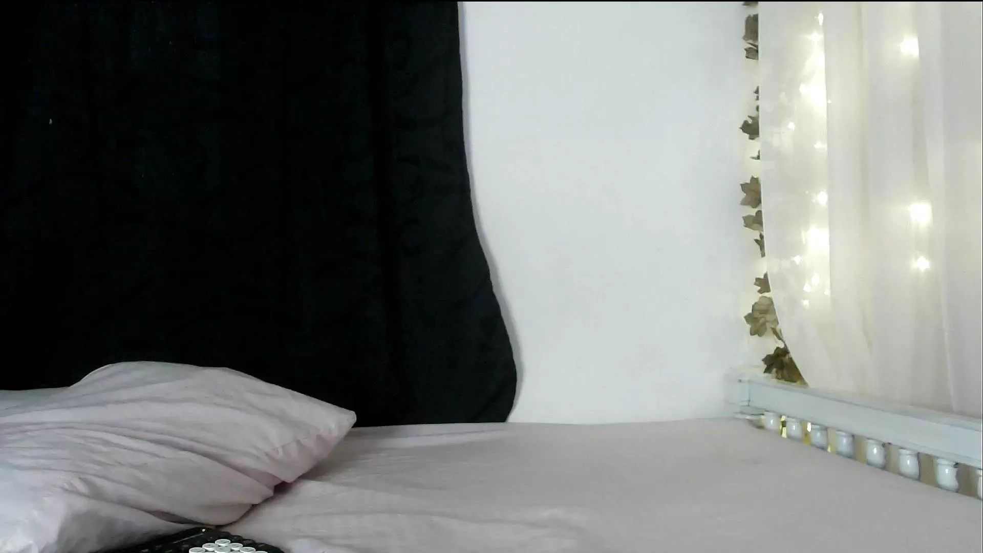 Offline lishainparis18 on Cam4