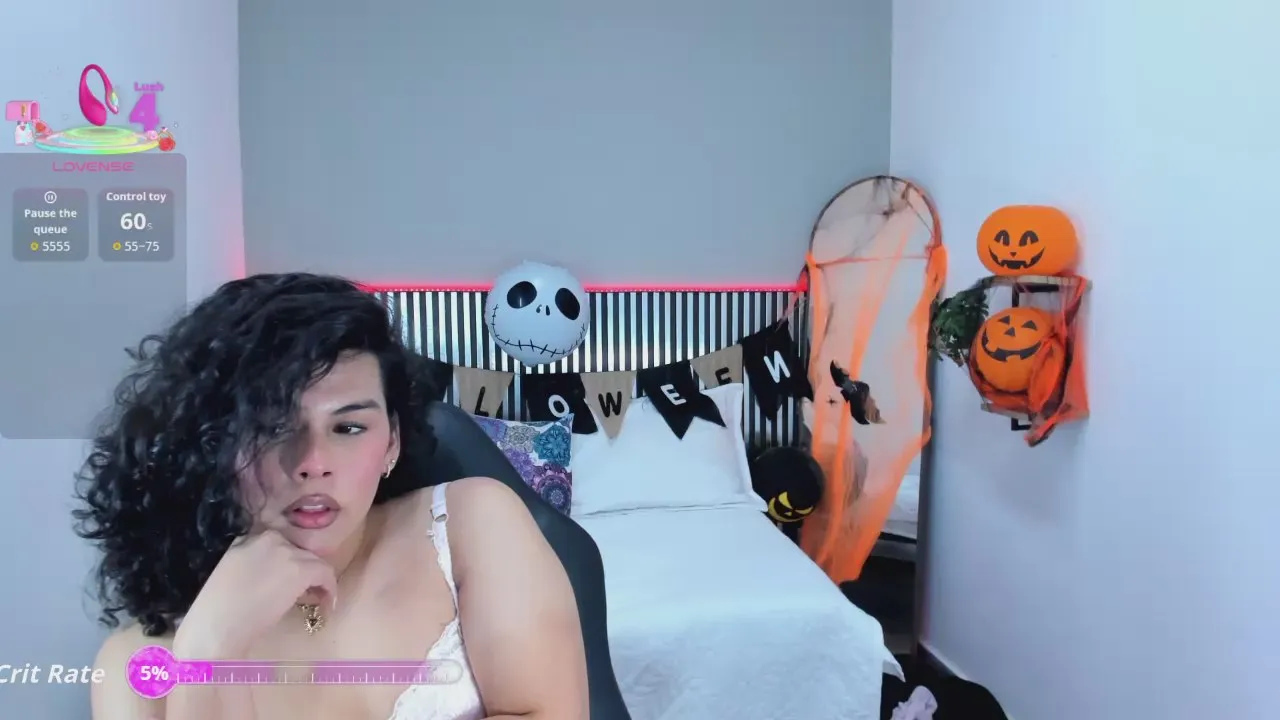 Offline Little_Alii on Cam4