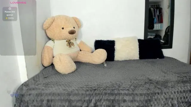 Offline LittleParker on Cam4