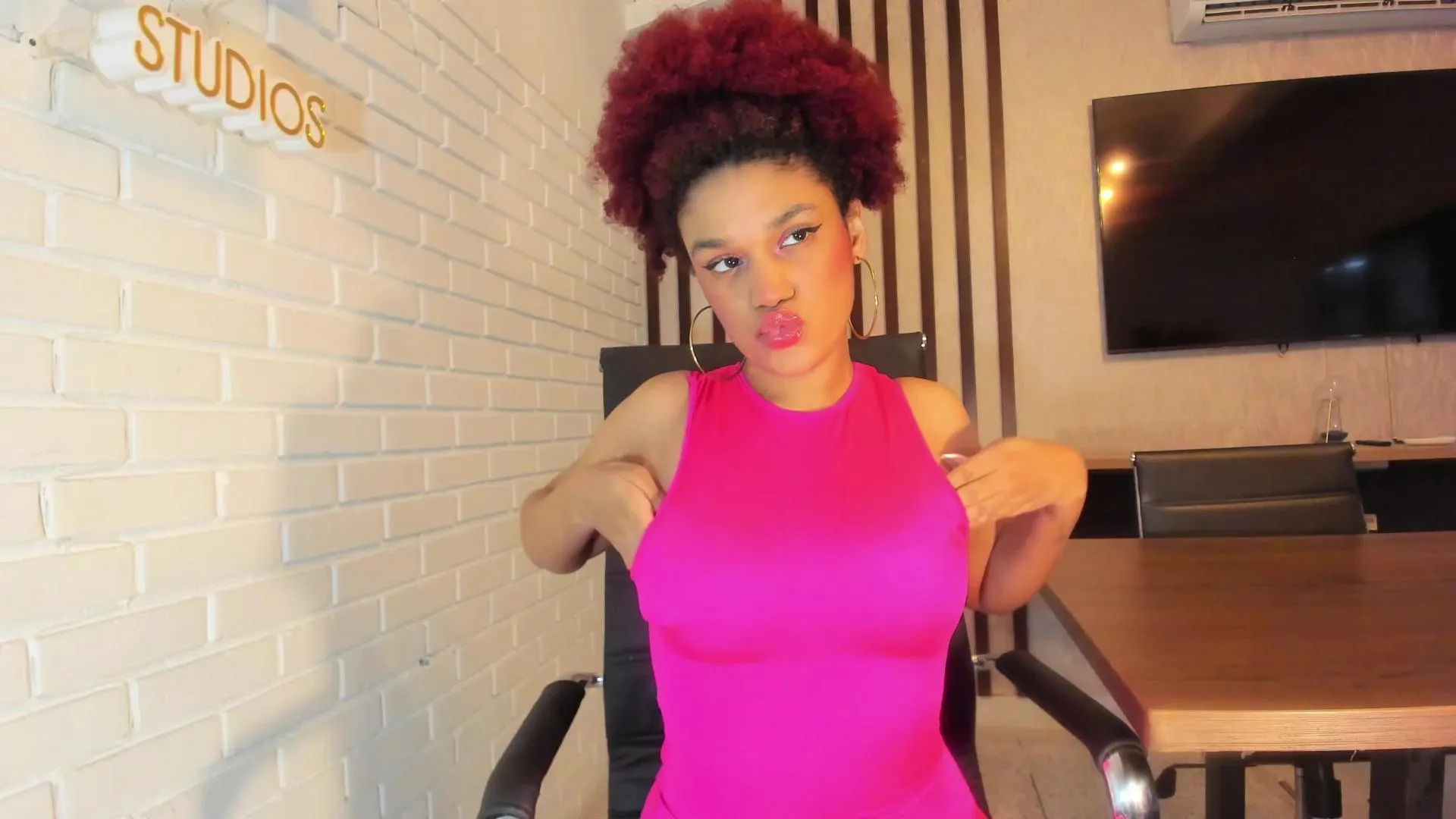 Freechat LolaDupont on Cam4