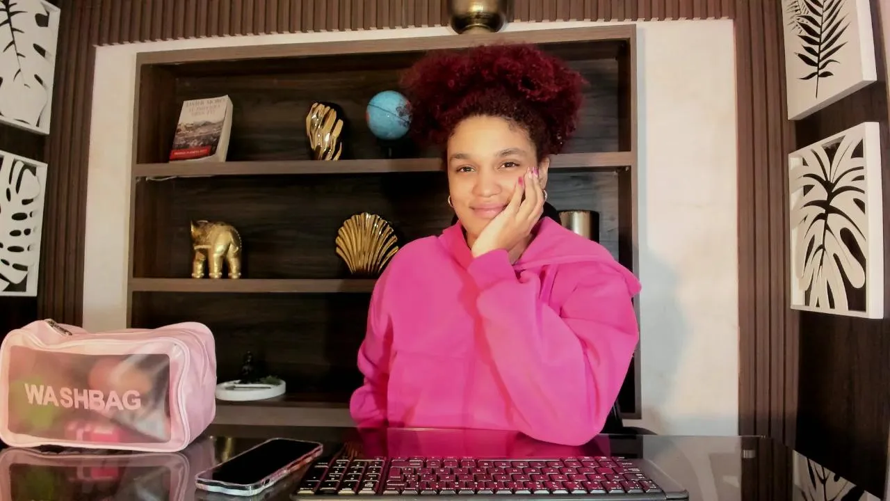 Freechat LolaDupont on Cam4