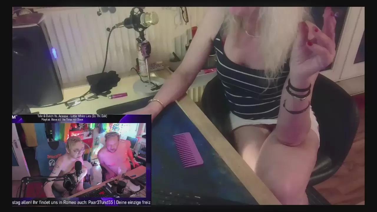 LolaRent66 from Cam4