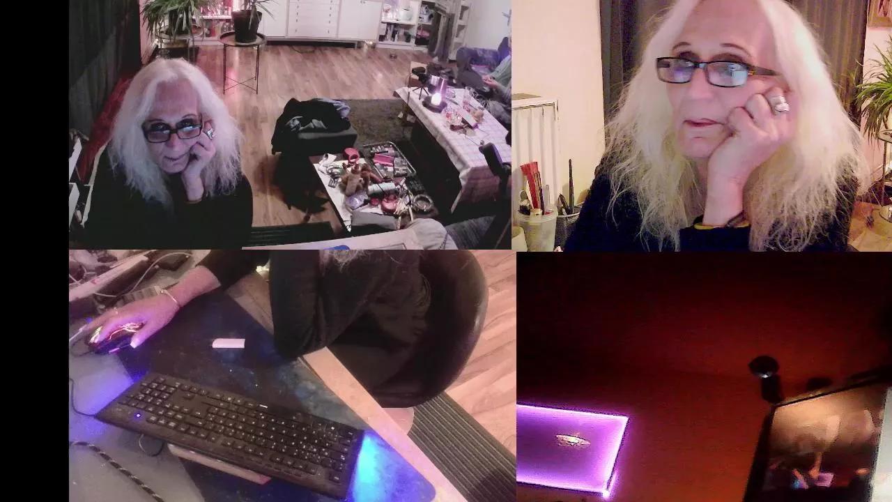 LolaRent66 from Cam4