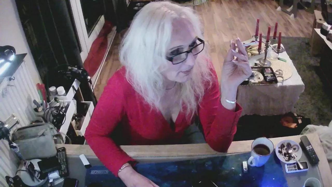 LolaRent66 from Cam4