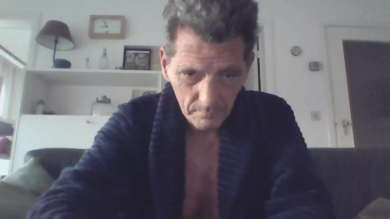 Freechat lossee3 on Cam4